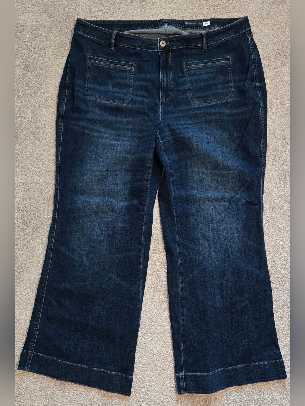 J.Jill Curvy High-Rise Flare Jeans. Dark Wash w/ Tab Pockets. 24W.